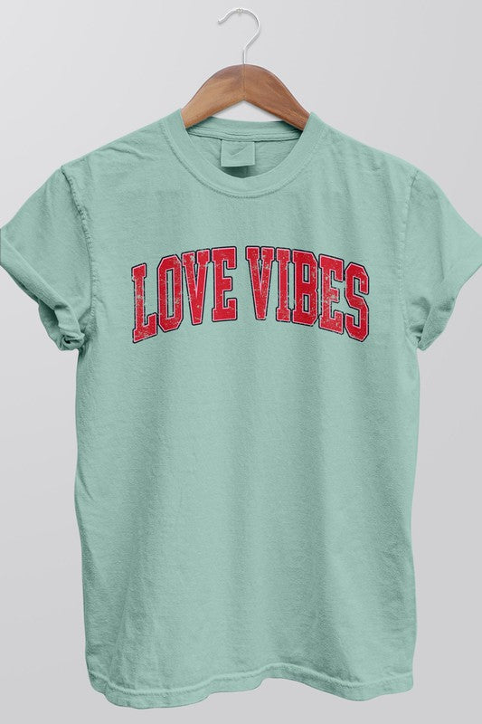 Retro Love Vibes Valentines Day, Garment Dye Tee